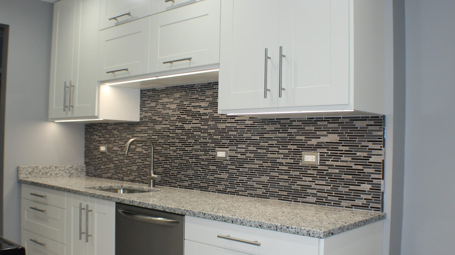 under cabinet lighting