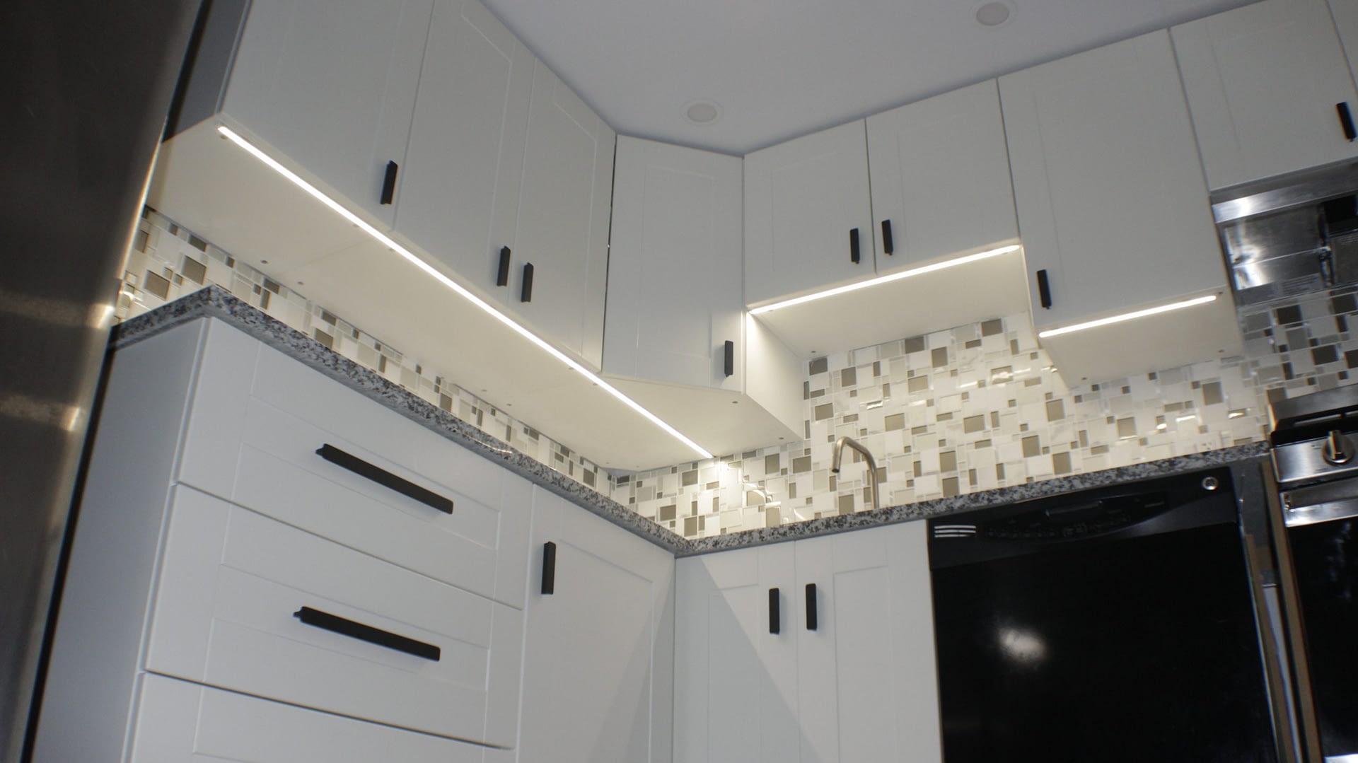 Under cabinet lighting