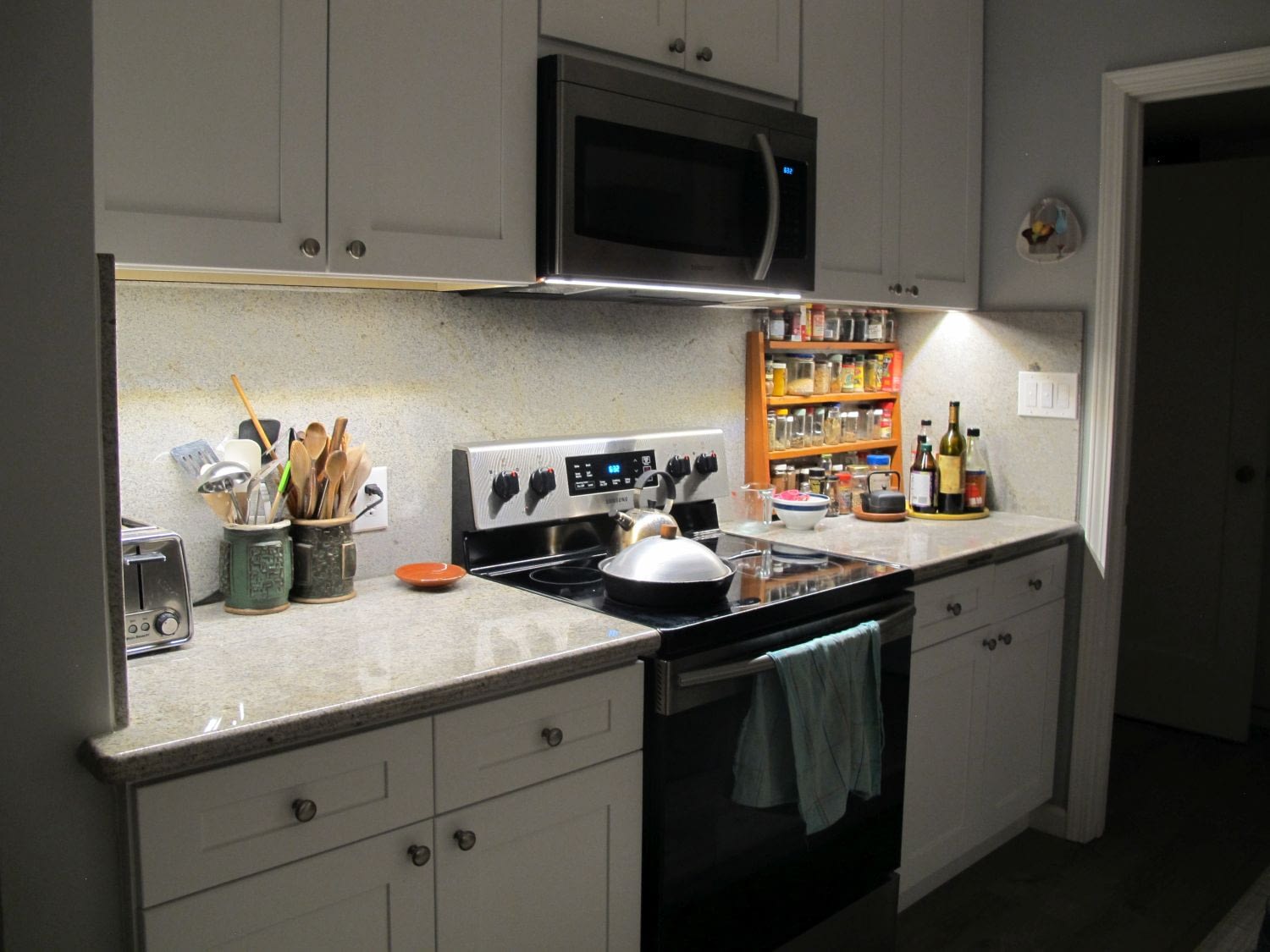 Under cabinet lighting