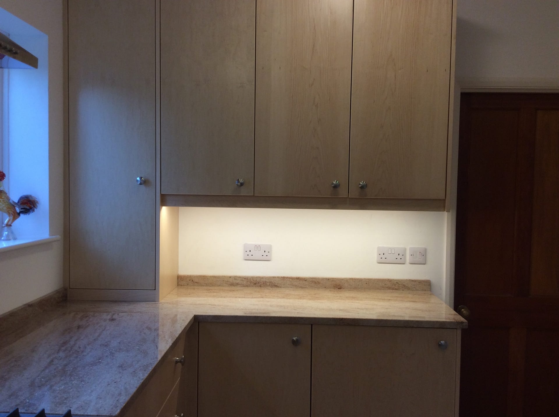 Under cabinet lighting